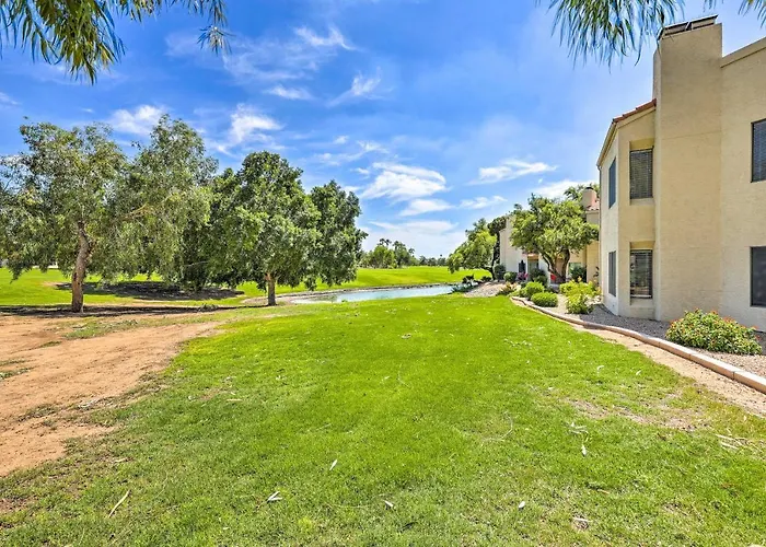 Golf Course Views & Pool Access: Condo! Glendale