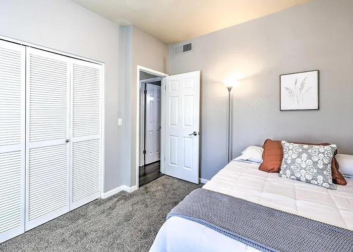 Golf Course Views & Pool Access: Condo! *