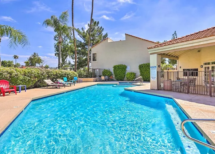 Golf Course Views & Pool Access: Condo! Glendale