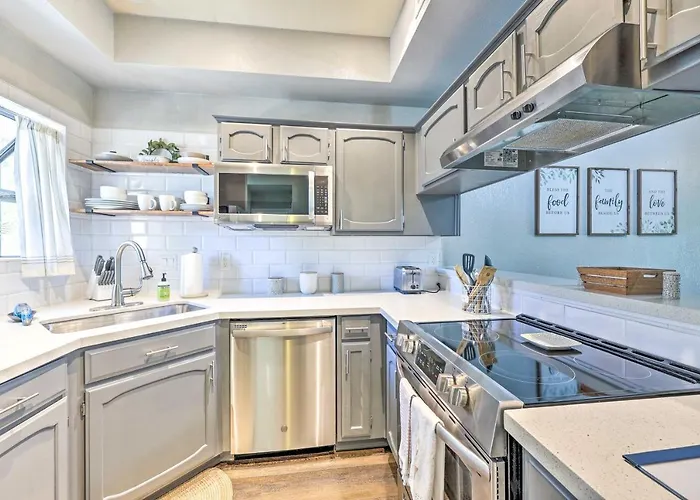 Golf Course Views & Pool Access: Condo! *